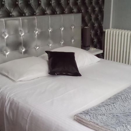 Hotel Saint-Michel Les Monts d'Aunay 외부 사진